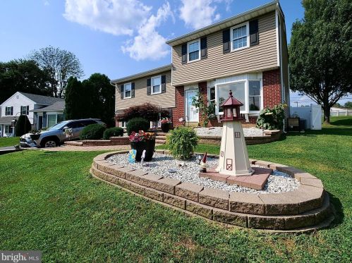 2431 Helms Mnr, Boothwyn, PA 19061-3321