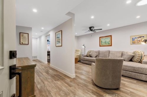26846 Avenue Of The Oaks, Santa Clarita CA  91321-1414 exterior