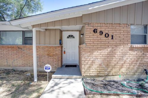 6901 Meadowbrook Dr, Fort Worth, TX 76112-5248