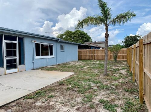 8326 Corney Dr, Port Richey, FL 34668-4205