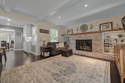 1124 Monastery Dr, Latrobe PA 15650-2726 exterior