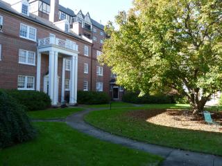 2824 Thornhill Rd, Birmingham AL  35213-4054 exterior