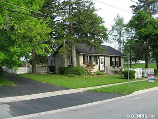 45 Spring St, Livonia, NY 14487-9703