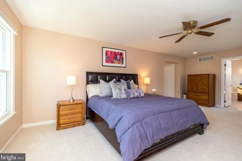 732 Castlewood Dr, Dresher PA 19025-2015 exterior