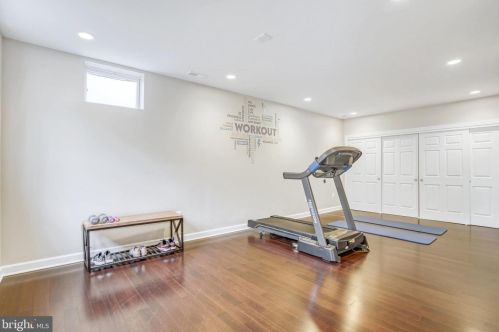 42104 Glynn Tarra Pl, Leesburg VA  20176-5478 exterior