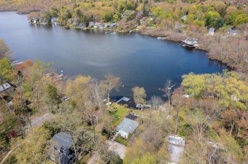 15 Shore Dr, Lewisboro, NY 10590-1034
