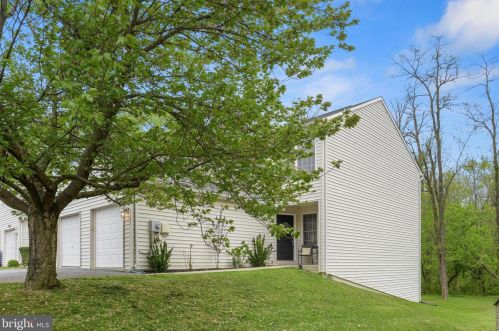 9143 Joyce Ln, Hummelstown, PA 17036-8629