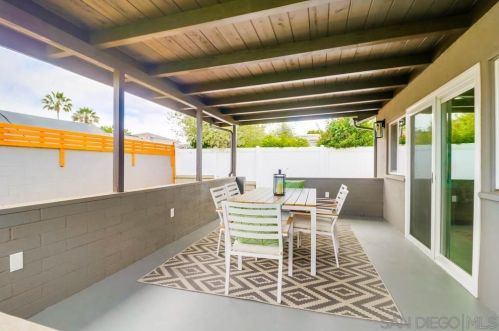 8853 Heraldry St, San Diego CA  92123-2221 exterior