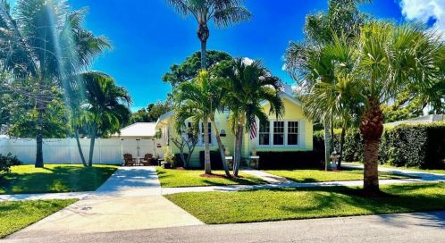 414 Greenbriar Dr, West Palm Beach, FL 33403-2621
