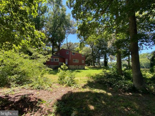 213 Shore Dr, Dover DE  19901-5740 exterior