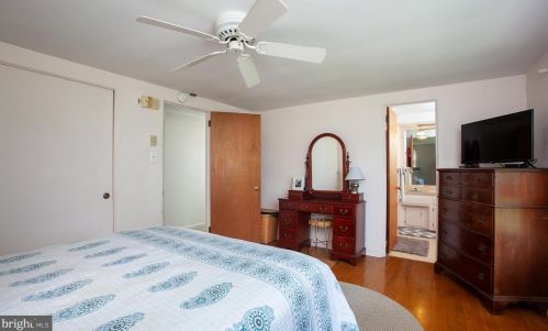 252 Redwood St, Hummelstown PA  17036-2619 exterior