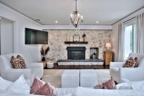 145 Bayberry Ln, Bridgeport CT  06612-1400 exterior
