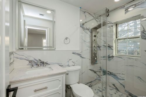 57 Bobwhite Ln, Hicksville NY  11801-4520 exterior