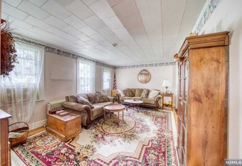 975 River Rd, N Milford NJ  07646-3112 exterior