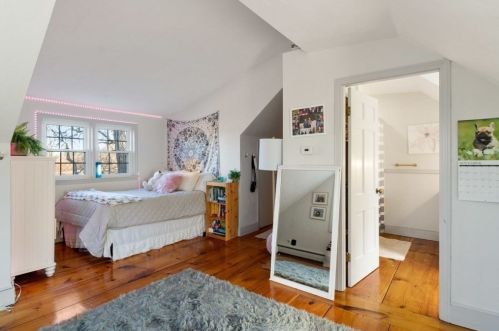 22 Main St, Dover MA  02030-2026 exterior