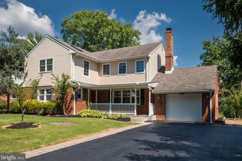 702 Foulkstone Rd, Wilmington, DE 19803-2226