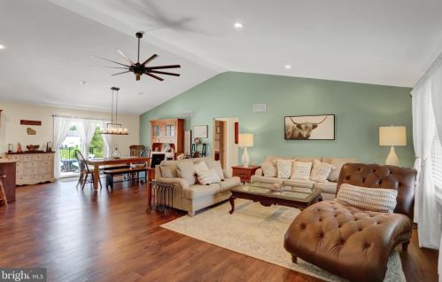 25 Bella Terra Dr, Shermansdale, PA 17090-8727