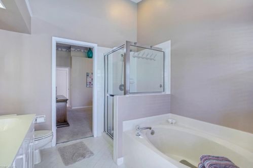 1812 Piccadilly Circus, Naples FL 34112-3687 exterior