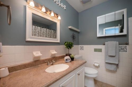 140 Vista Dr, Easton PA  18042-7202 exterior