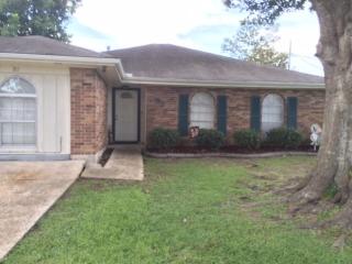 82 John Hopkins Dr, Kenner, LA 70065-4068