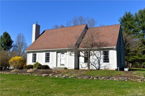 7 Windwood Rd, Brookfield Center, CT 06804-3234