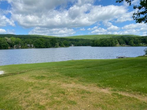 48 Glenbrook Dr, Fredon NJ  07860-6584 exterior