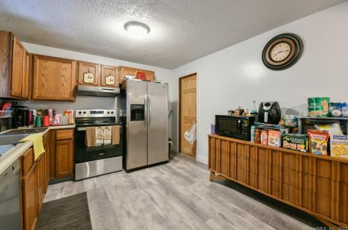 16 Edgehill Ave, Waterbury CT  06704-1824 exterior