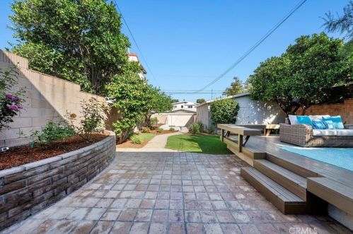 609 35th St, Manhattan Beach CA  90266-3427 exterior