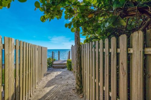 2718 Casey Ky Rd, Nokomis FL  34275-3306 exterior