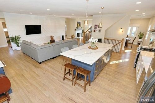 38 Radburn Rd, Ridgewood NJ  07452-3417 exterior