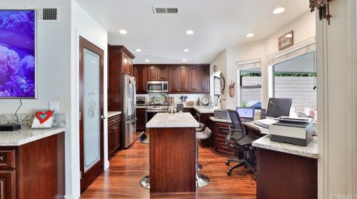 2032 Coolcrest Ave, Upland CA 91784-1242 exterior