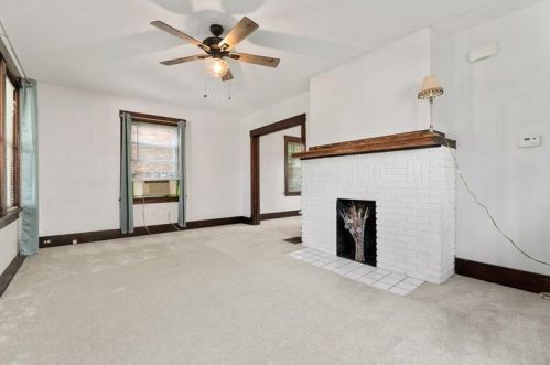3837 Hiawatha St, Pittsburgh, PA 15212-1709