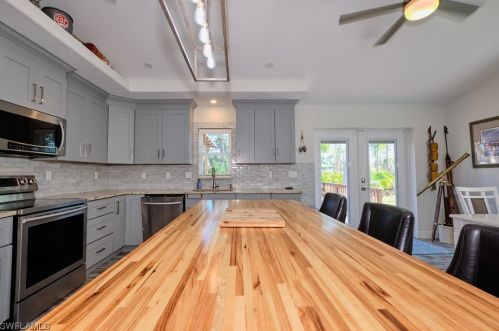 3633 Mango St, Saint James City FL  33956-2553 exterior