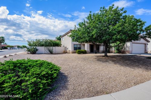 8760 Giachery Pl, Tucson, AZ 85747-5610
