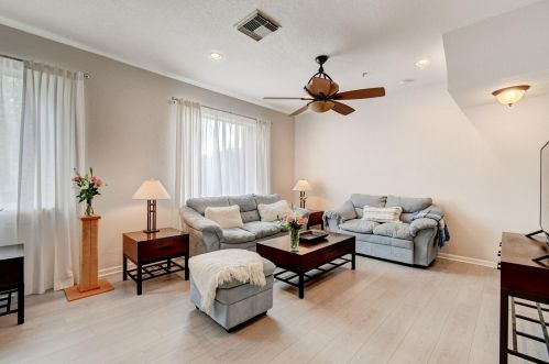 2878 Oasis Dr, Boynton Beach, FL 33426-8665