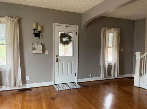 9 Diamond St, Greenville, PA 16125-2401