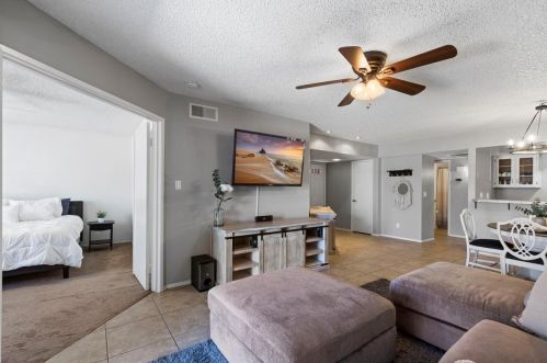 5208 Coronado Cir, Phoenix, AZ 85044-2336