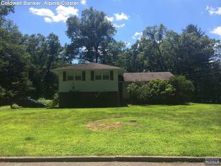 31 Everett Rd, Demarest NJ  07627-1229 exterior