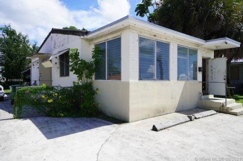 301 49th St, Hialeah, FL 33013-1856