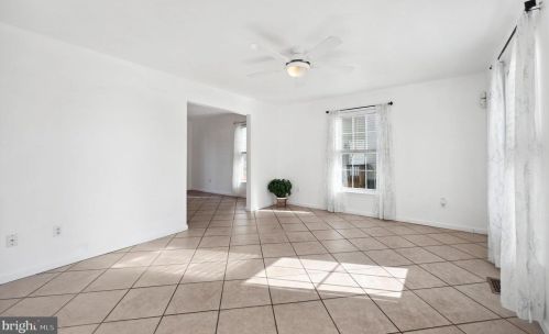 233 Market St, Boothwyn, PA 19061-4825