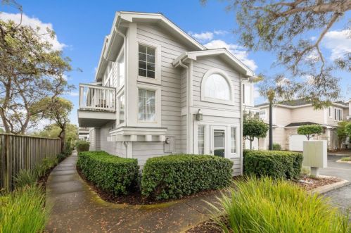 23 Outlook Cir, Pacifica CA  94044-2146 exterior