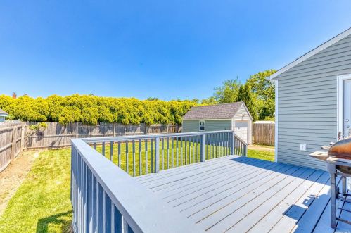 2381 Yorktown St, Rockville Centre NY  11572-1717 exterior