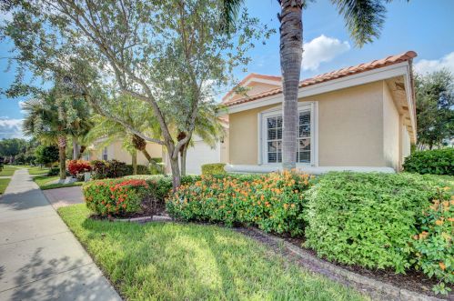 7348 Lugano Dr, Boynton Beach, FL 33437-6066