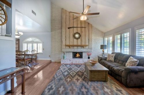 1680 Whitsett Dr, El Cajon, CA 92020-1348