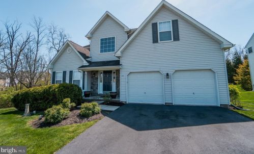 2054 Canyon Creek Rd, Gilbertsville PA  19525-7000 exterior