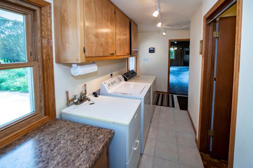 17546 Rogers Dr, Waukesha, WI 53146-1820