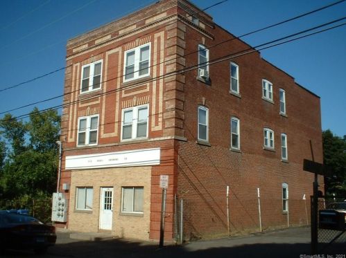 273 Leonard St, Waterbury CT  06708-4262 exterior