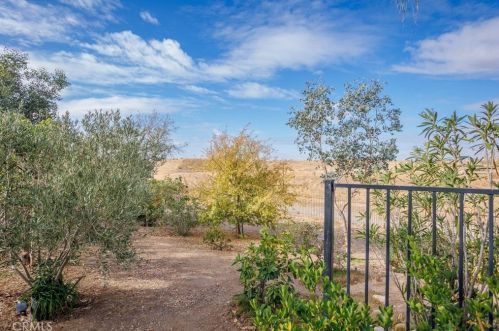 6608 Montagna Dr, Bakersfield CA  93306-7658 exterior