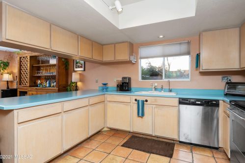 7552 Knollwood Cir, Tucson AZ 85750-2325 exterior