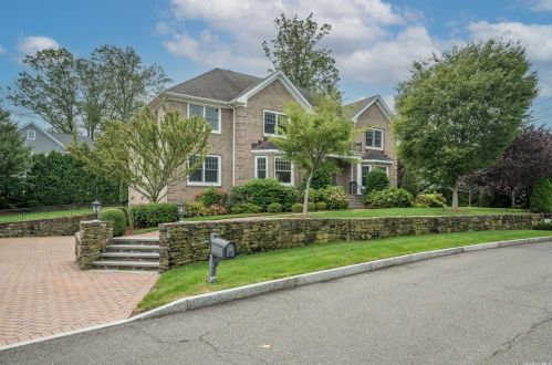 1 Cambridge Ct, New Rochelle, NY 10804-1020
